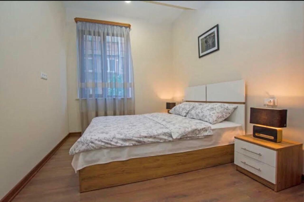 Boutique Apartment Erevan Esterno foto